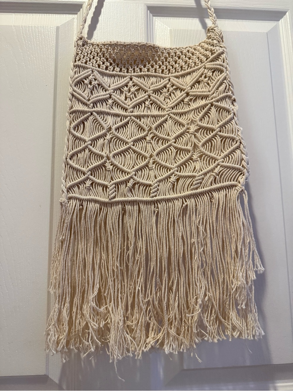 Vintage Boho Macramé Fringe Bag in Natural from 1970s - Picture 3 of 8